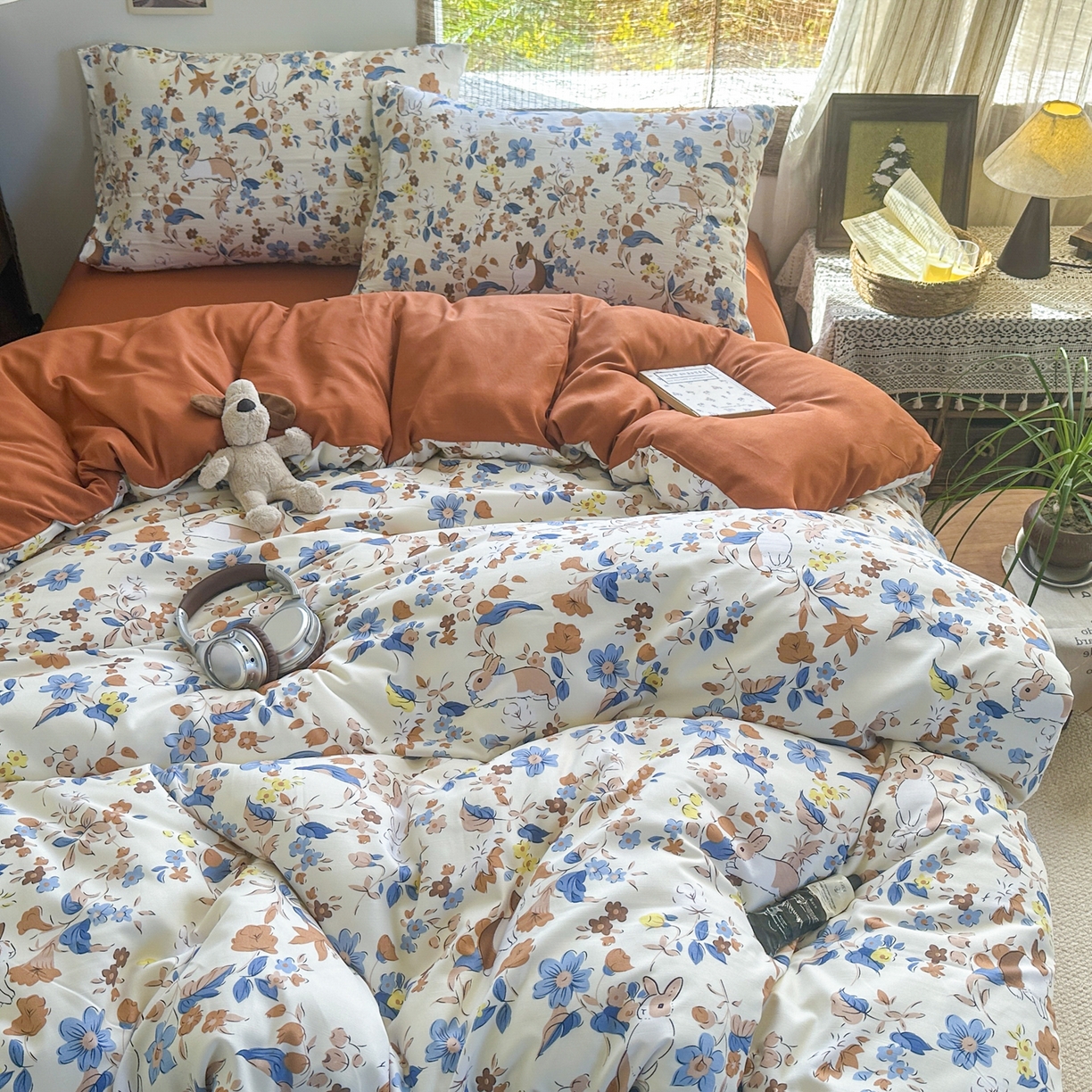 91家纺网 家纺一手货源 找家纺 曼璐家纺 2025新款碎花双拼水洗棉四件套学生宿舍三件套单双人被套和床笠款-床单床笠套件 田间美好