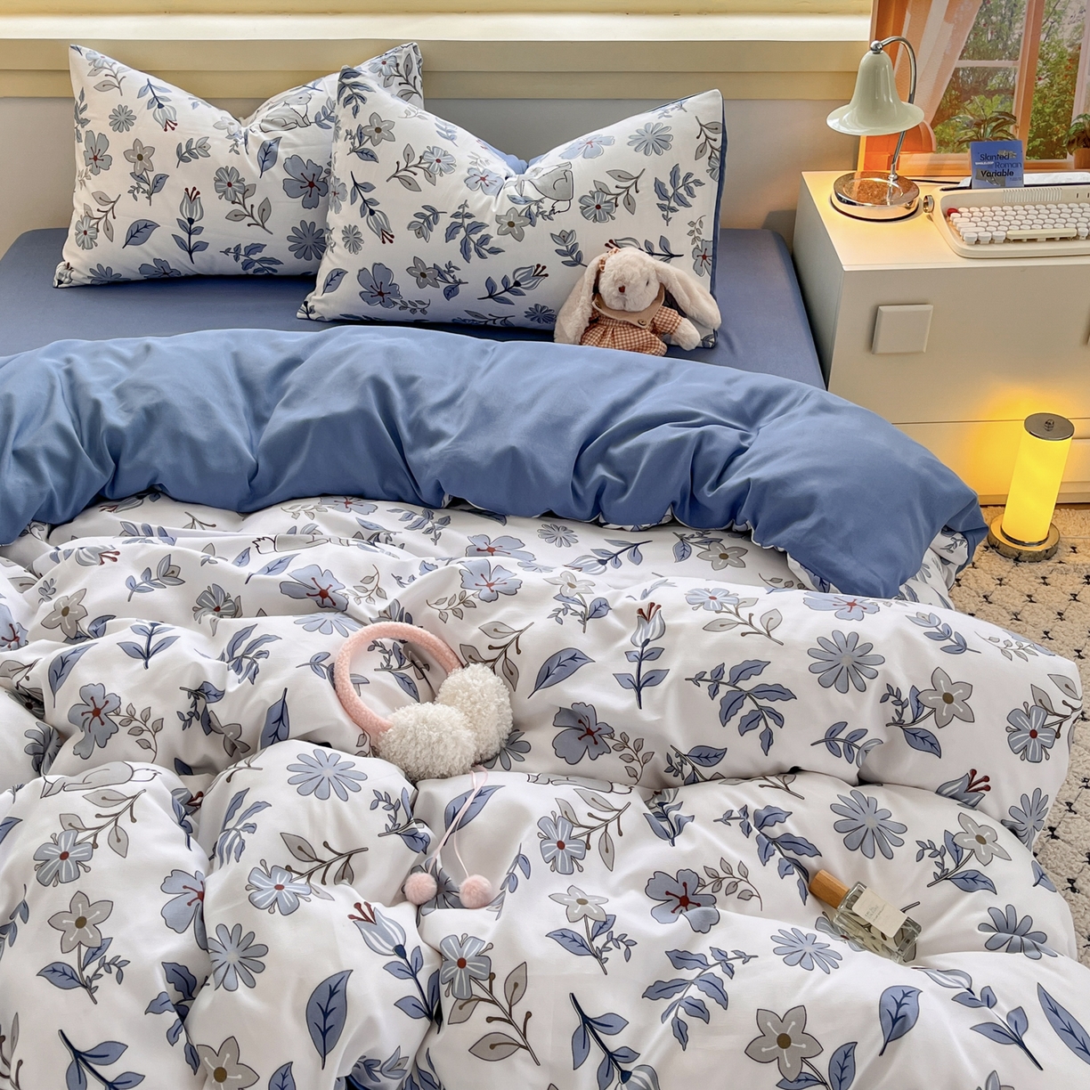 91家纺网 家纺一手货源 找家纺 曼璐家纺 2025新款碎花双拼水洗棉四件套学生宿舍三件套单双人被套和床笠款-床单床笠套件 欣欣向荣