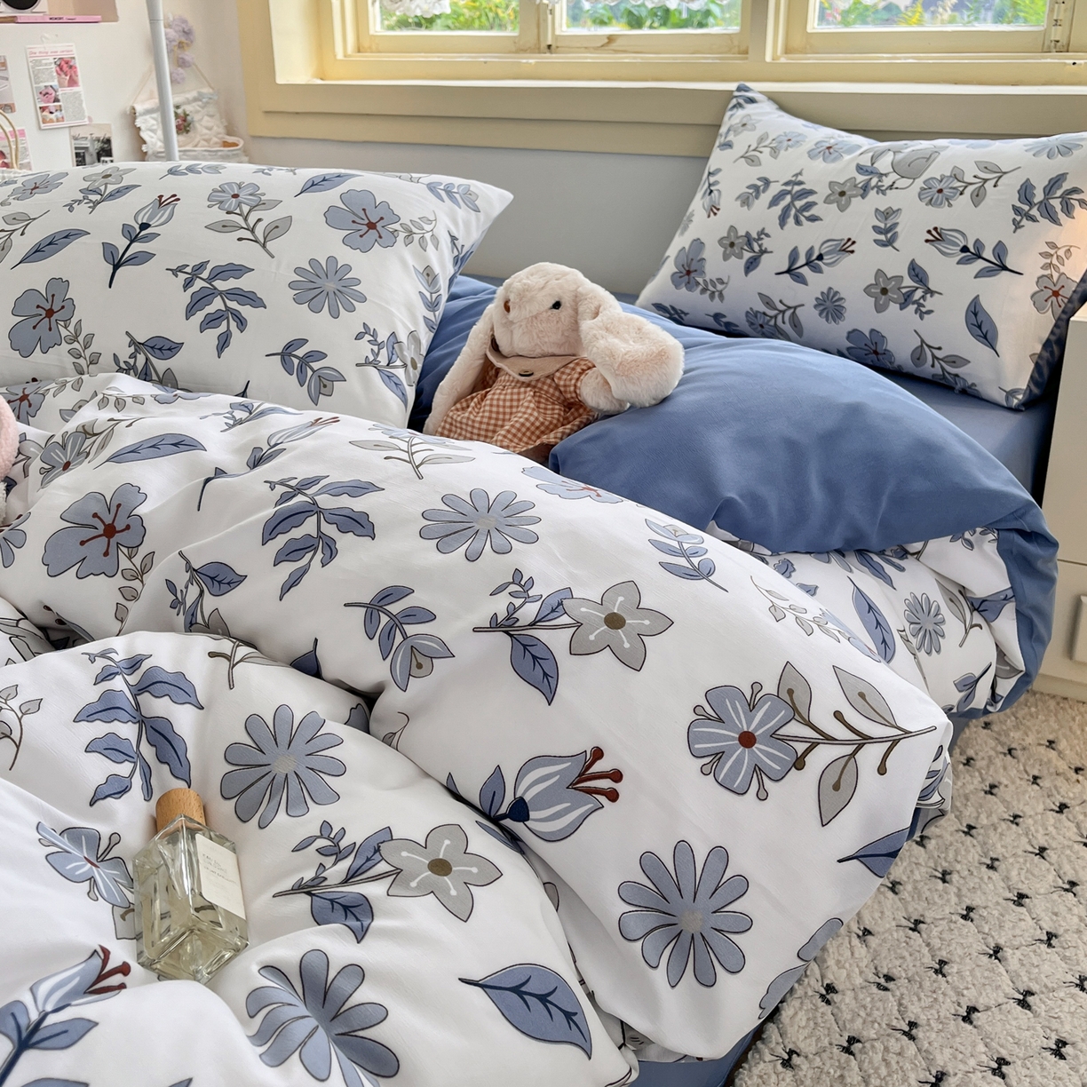 91家纺网 家纺一手货源 找家纺 曼璐家纺 2025新款碎花双拼水洗棉四件套学生宿舍三件套单双人被套和床笠款-床单床笠套件 欣欣向荣