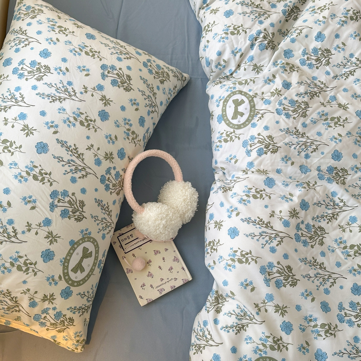 91家纺网 家纺一手货源 找家纺 曼璐家纺 2025新款碎花双拼水洗棉四件套学生宿舍三件套单双人被套和床笠款单被套 假日-蓝