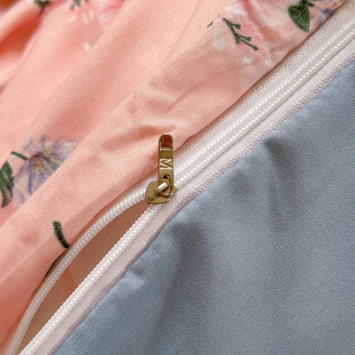 91家纺网 家纺一手货源 找家纺 曼璐家纺 2025新款碎花双拼水洗棉四件套学生宿舍三件套单双人被套和床笠款单被套 静香-粉