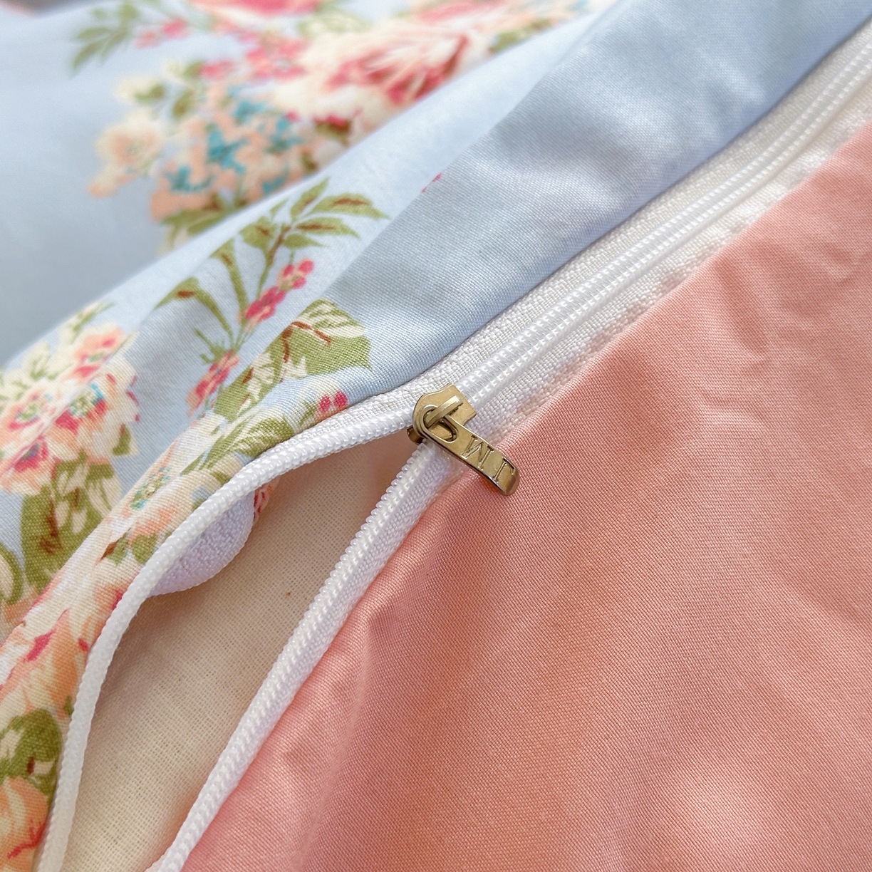 91家纺网 家纺一手货源 找家纺 曼璐家纺 2025新款碎花双拼水洗棉四件套学生宿舍三件套单双人被套和床笠款单被套 莱茵湖-蓝