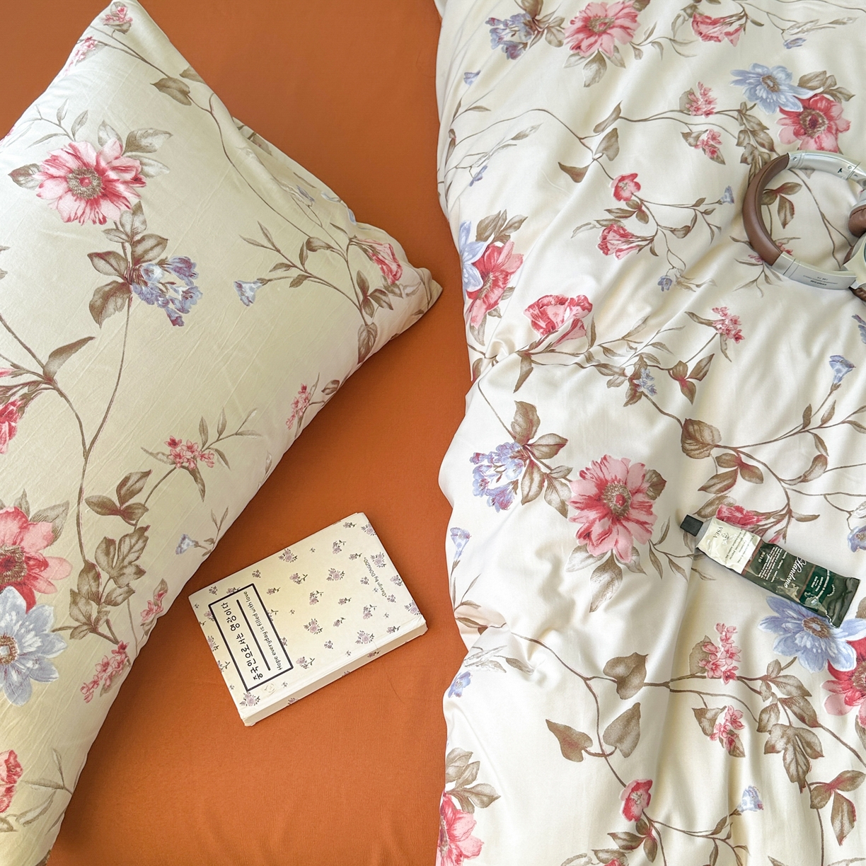 91家纺网 家纺一手货源 找家纺 曼璐家纺 2025新款碎花双拼水洗棉四件套学生宿舍三件套单双人被套和床笠款单被套 玫瑰之约