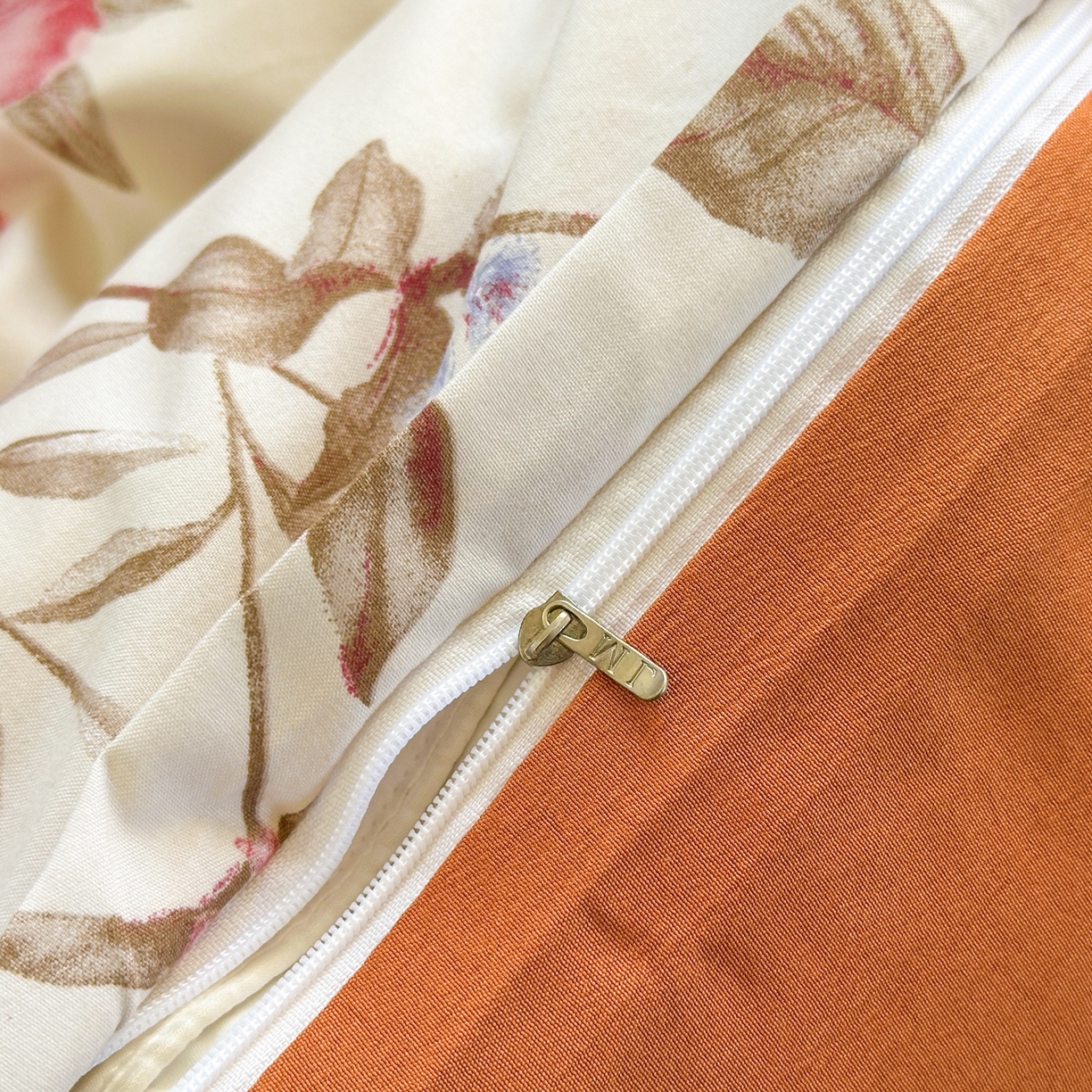 91家纺网 家纺一手货源 找家纺 曼璐家纺 2025新款碎花双拼水洗棉四件套学生宿舍三件套单双人被套和床笠款单被套 玫瑰之约