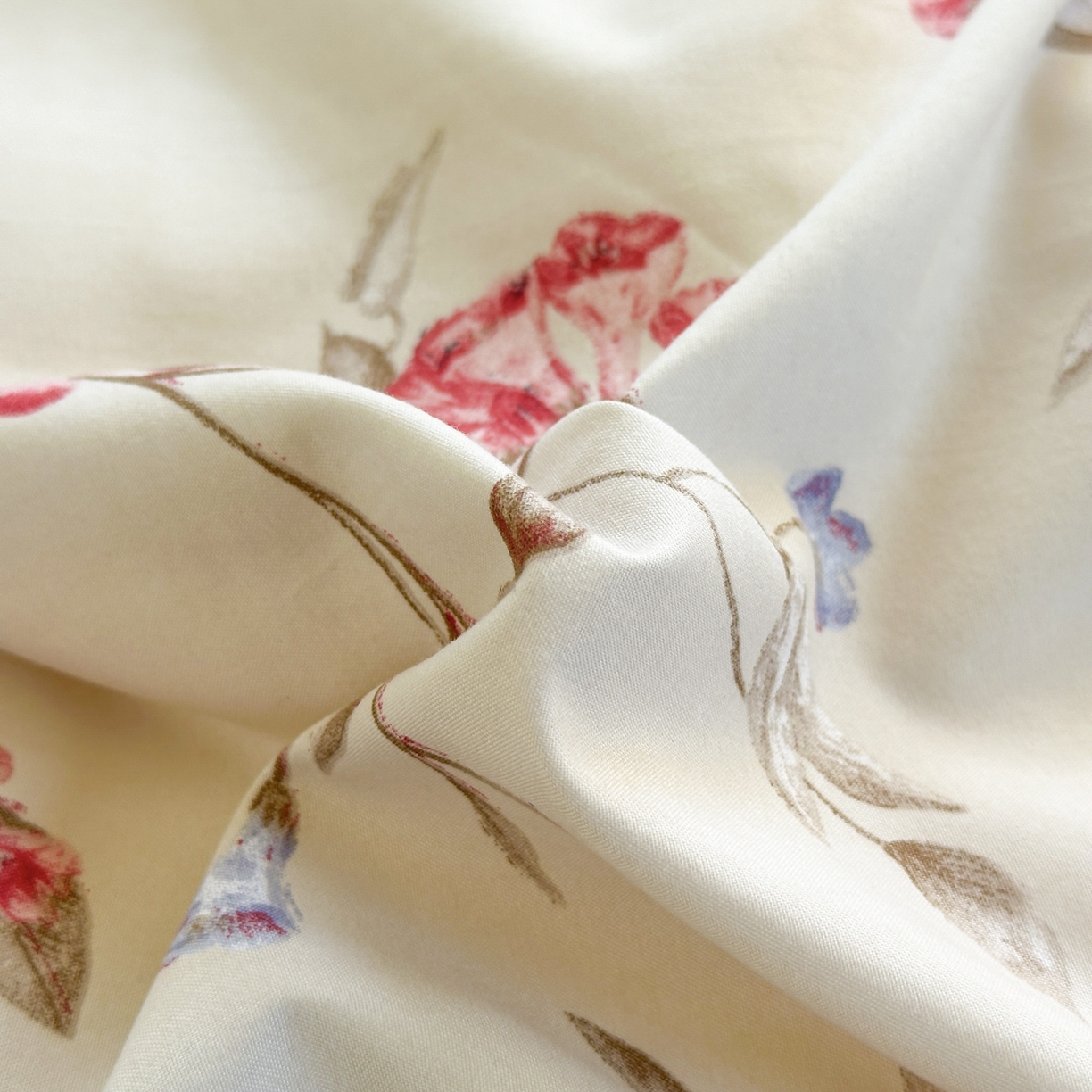 91家纺网 家纺一手货源 找家纺 曼璐家纺 2025新款碎花双拼水洗棉四件套学生宿舍三件套单双人被套和床笠款单被套 玫瑰之约