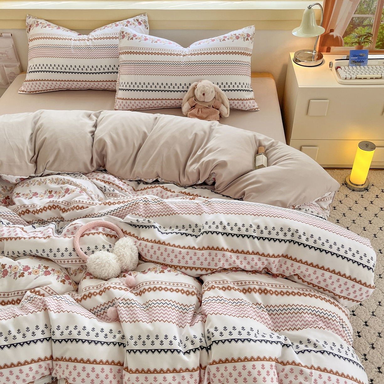 91家纺网 家纺一手货源 找家纺 曼璐家纺 2025新款碎花双拼水洗棉四件套学生宿舍三件套单双人被套和床笠款单被套 逐梦