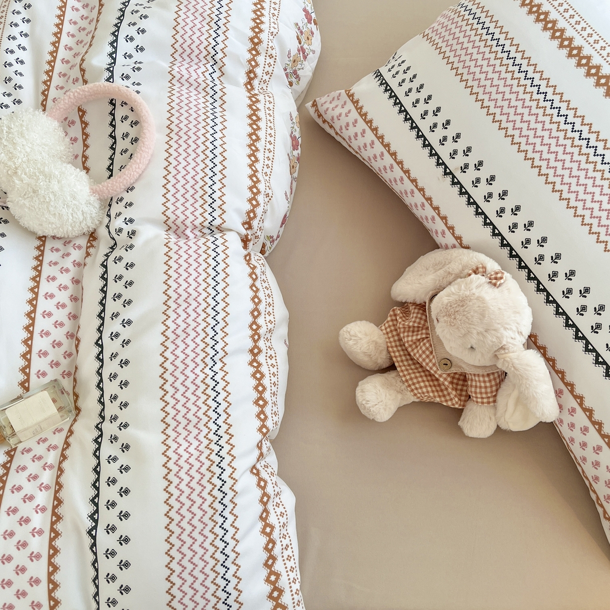 91家纺网 家纺一手货源 找家纺 曼璐家纺 2025新款碎花双拼水洗棉四件套学生宿舍三件套单双人被套和床笠款单被套 逐梦