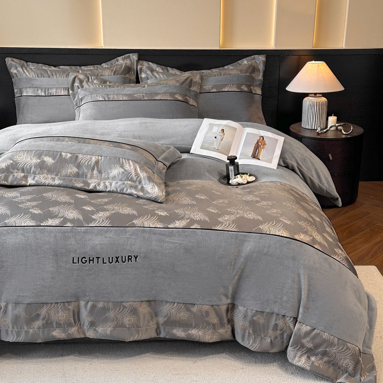 91家纺网 家纺一手货源 找家纺 （总）博纳家纺 2025新款加厚牛奶绒雕花刺绣拼角四件套-羽皇 控价劵后168（严格按控价来）