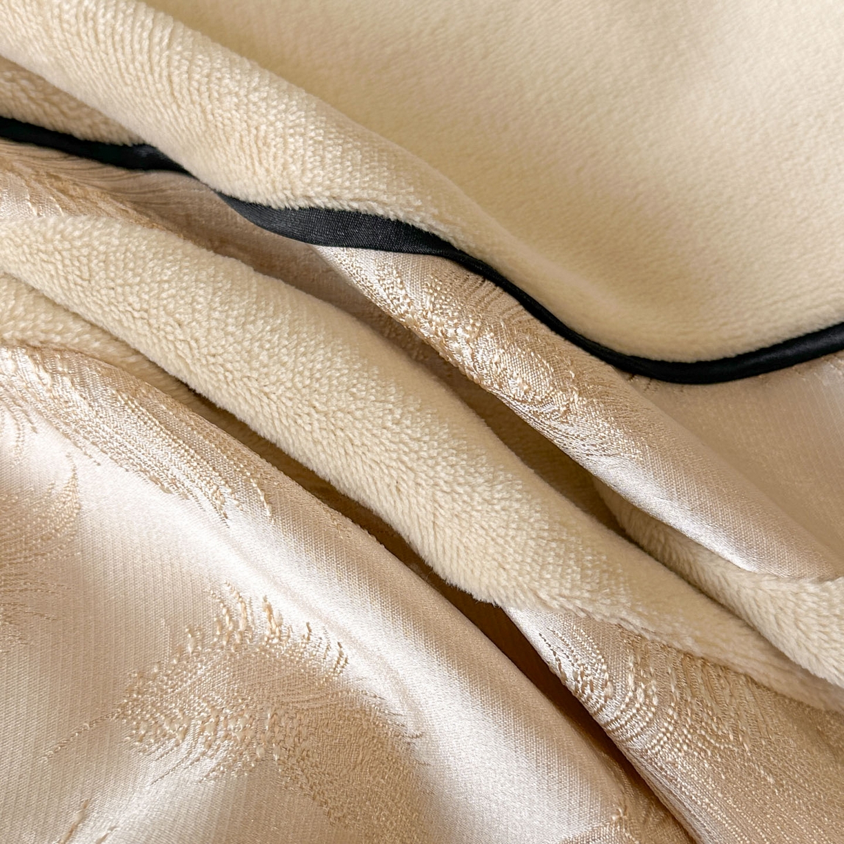 91家纺网 家纺一手货源 找家纺 博纳家纺 2025新款加厚牛奶绒雕花刺绣拼角四件套-羽皇 控价劵后168（严格按控价来） 羽皇-香槟