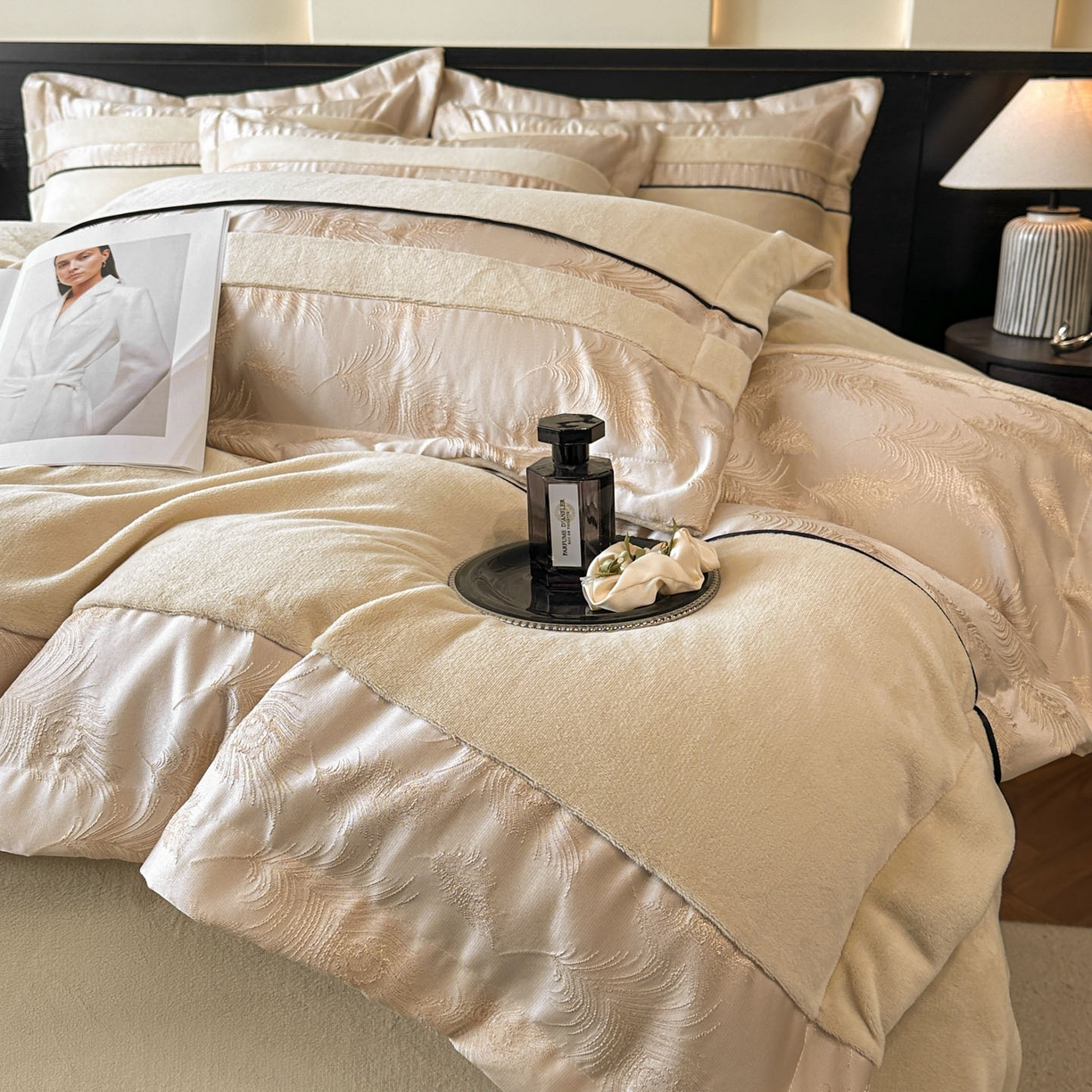 91家纺网 家纺一手货源 找家纺 博纳家纺 2025新款加厚牛奶绒雕花刺绣拼角四件套-羽皇 控价劵后168（严格按控价来） 羽皇-香槟