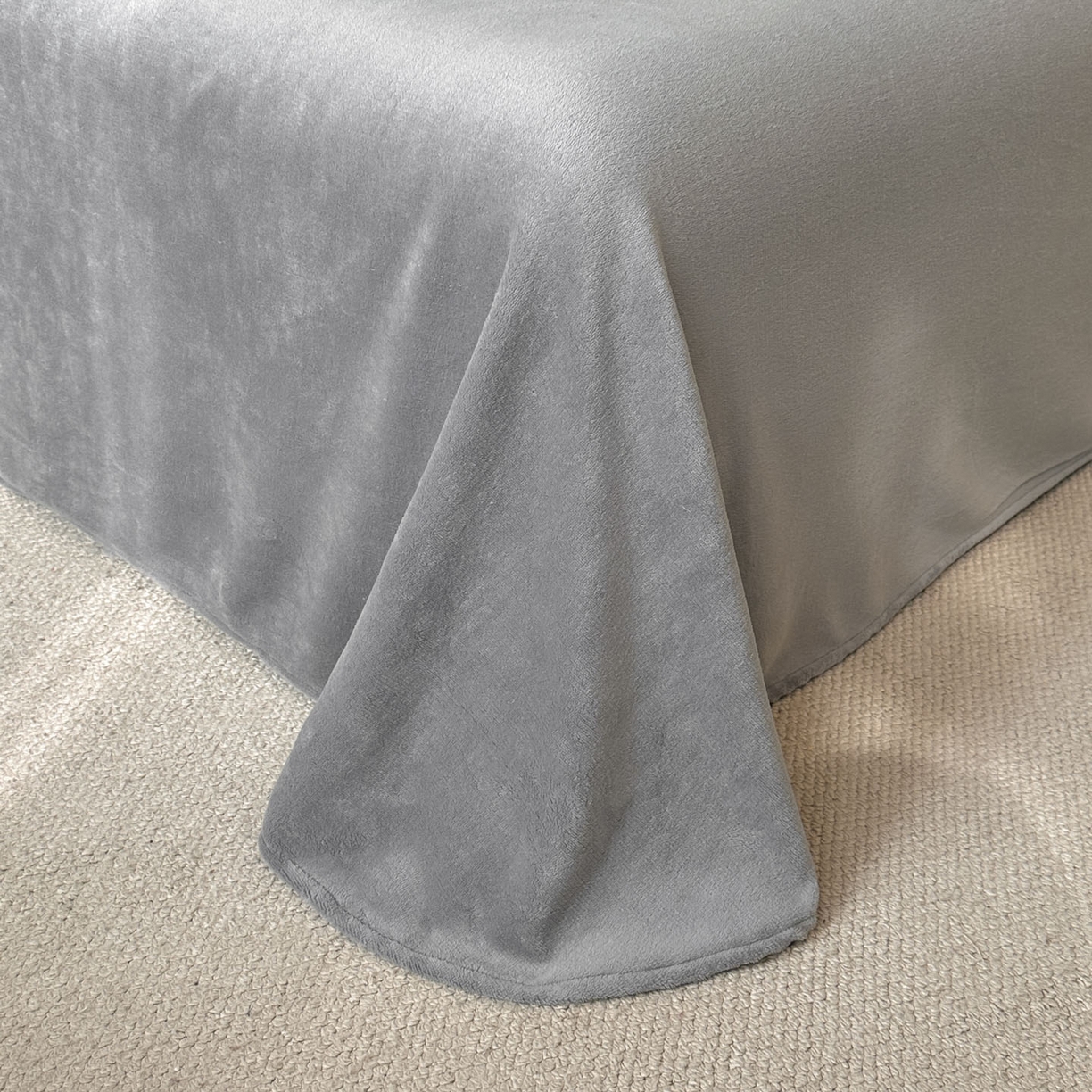 91家纺网 家纺一手货源 找家纺 博纳家纺 2025新款加厚牛奶绒雕花刺绣拼角四件套-羽皇 控价劵后168（严格按控价来） 羽皇-绅士灰