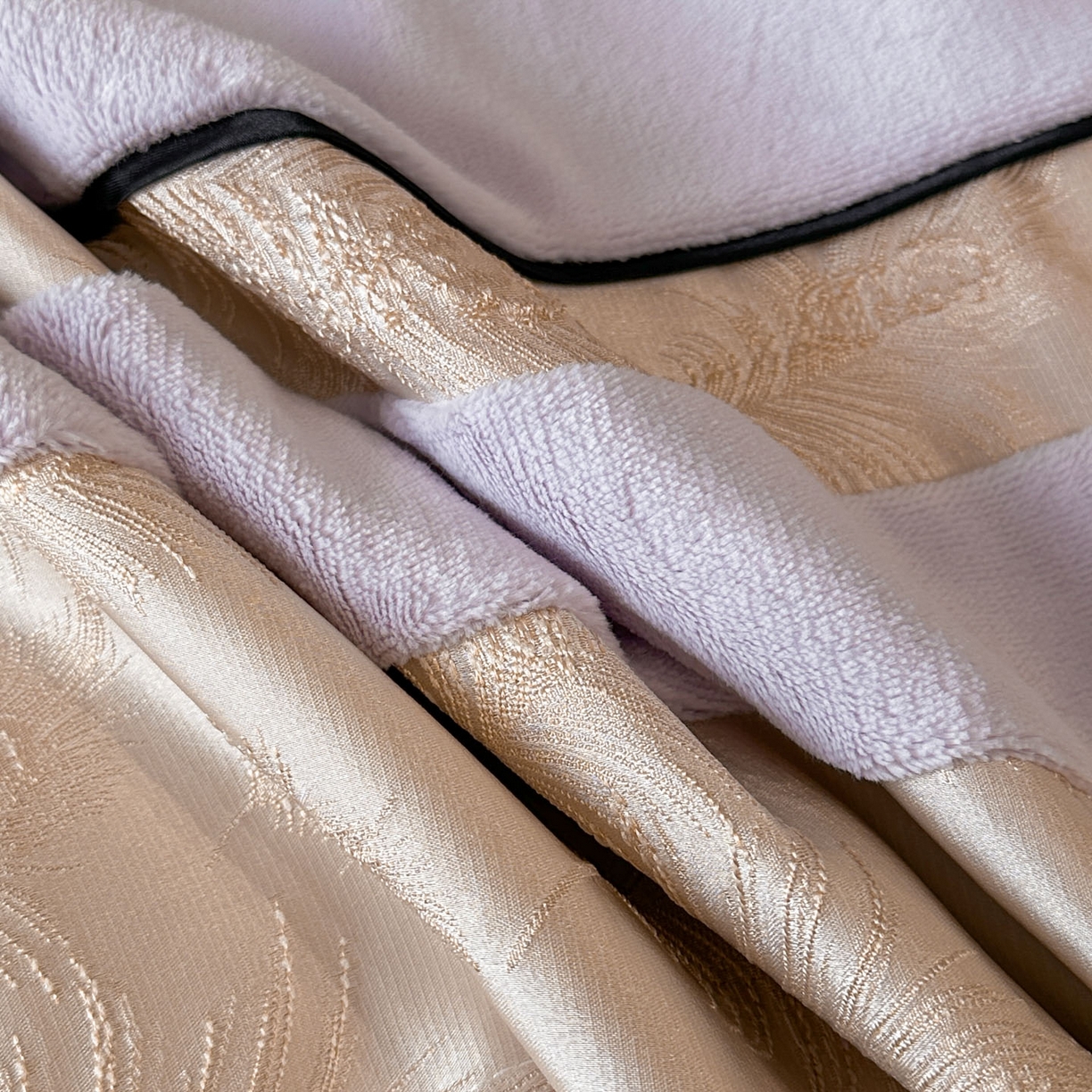 91家纺网 家纺一手货源 找家纺 博纳家纺 2025新款加厚牛奶绒雕花刺绣拼角四件套-羽皇 控价劵后168（严格按控价来） 羽皇-浅紫