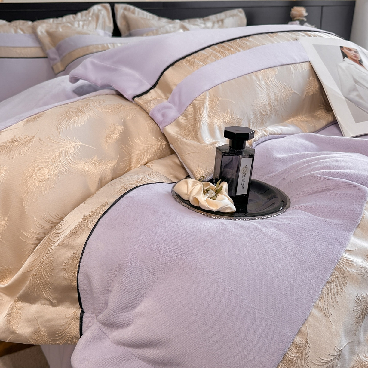 91家纺网 家纺一手货源 找家纺 博纳家纺 2025新款加厚牛奶绒雕花刺绣拼角四件套-羽皇 控价劵后168（严格按控价来） 羽皇-浅紫