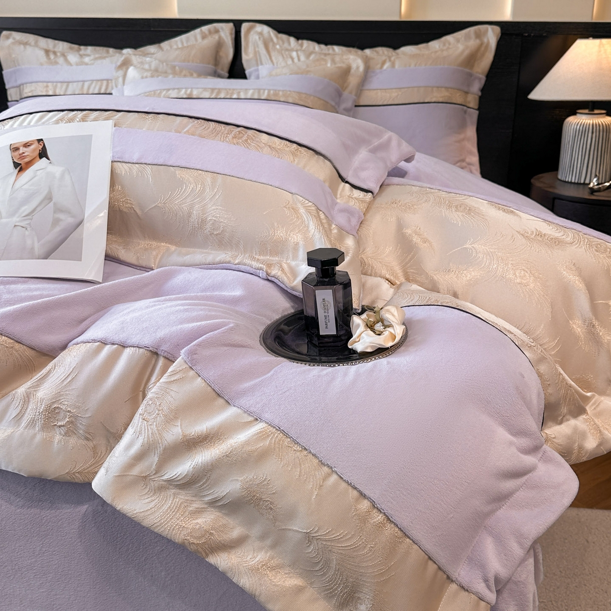 91家纺网 家纺一手货源 找家纺 博纳家纺 2025新款加厚牛奶绒雕花刺绣拼角四件套-羽皇 控价劵后168（严格按控价来） 羽皇-浅紫