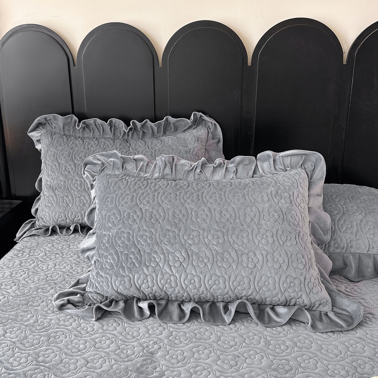 91家纺网 家纺一手货源 找家纺 情恒家纺 2025新款宝宝绒单品床盖床盖三件套玫瑰盛典系列 玫瑰盛典 静夜灰