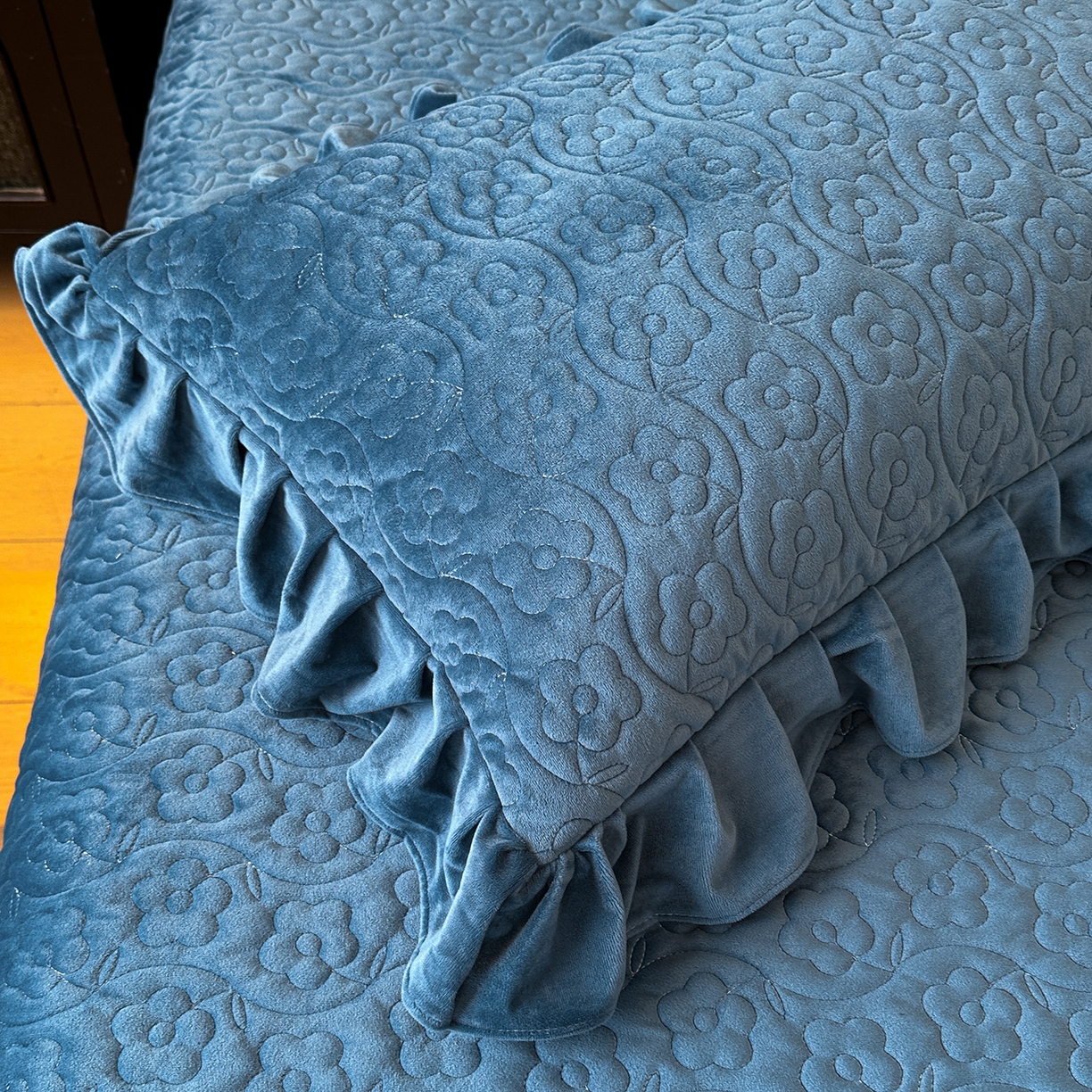 91家纺网 家纺一手货源 找家纺 情恒家纺 2025新款宝宝绒单品床盖床盖三件套玫瑰盛典系列 玫瑰盛典 深海蓝