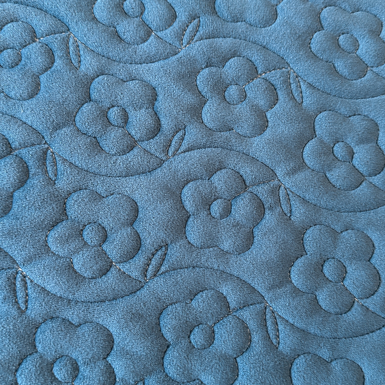 91家纺网 家纺一手货源 找家纺 情恒家纺 2025新款宝宝绒单品床盖床盖三件套玫瑰盛典系列 玫瑰盛典 深海蓝