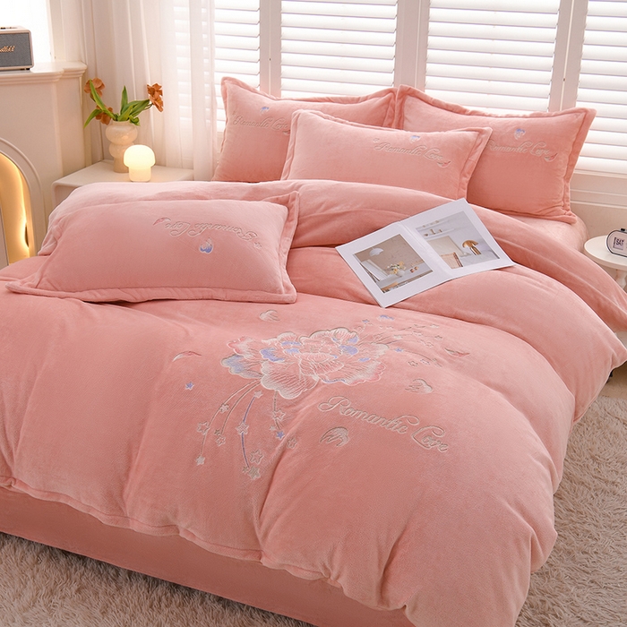 91家纺网 家纺一手货源 找家纺 绒小宣  2025新款加厚牛奶绒刺绣花保暖四件套-花开富贵提供买家秀 花开富贵-浅粉