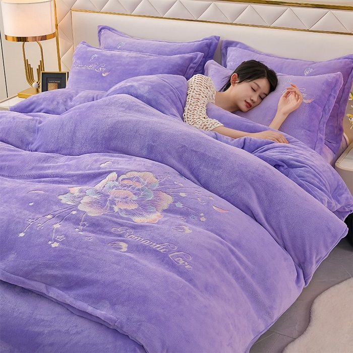 91家纺网 家纺一手货源 找家纺 绒小宣  2025新款加厚牛奶绒刺绣花保暖四件套-花开富贵提供买家秀 花开富贵-紫色