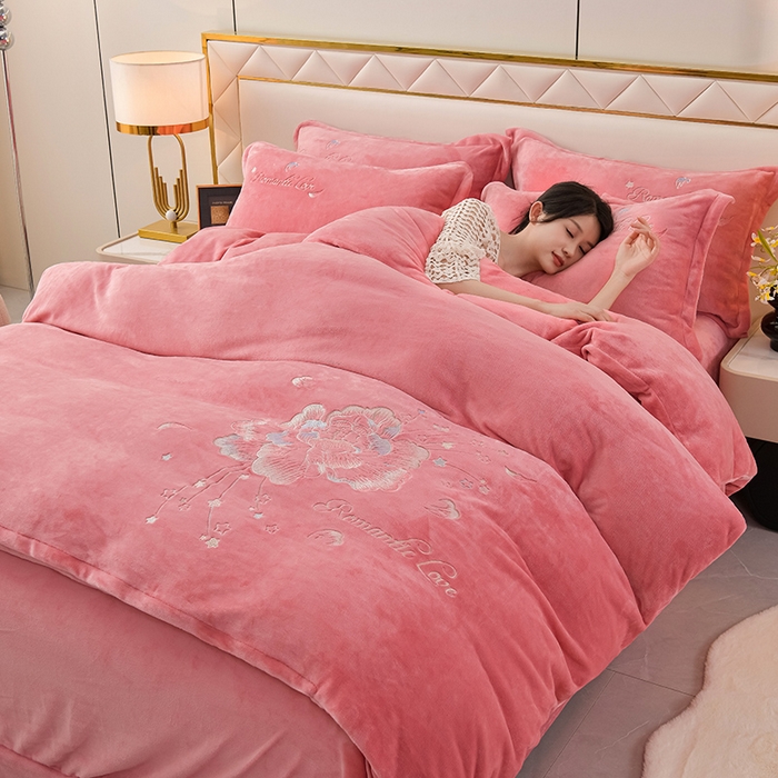 91家纺网 家纺一手货源 找家纺 （总）绒小宣  2025新款加厚牛奶绒刺绣花保暖四件套-花开富贵提供买家秀