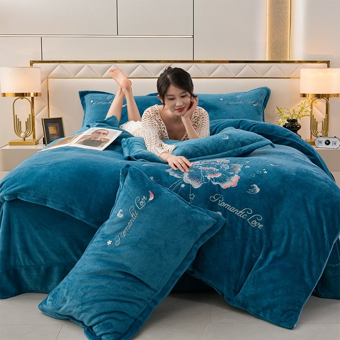 91家纺网 家纺一手货源 找家纺 绒小宣  2025新款加厚牛奶绒刺绣花保暖四件套-花开富贵提供买家秀 花开富贵-宝石蓝