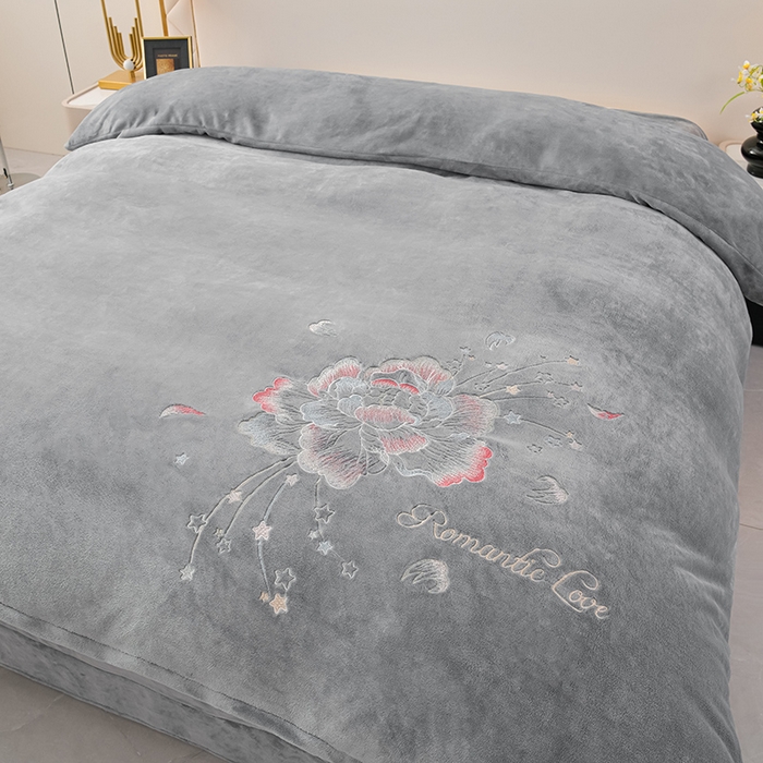 91家纺网 家纺一手货源 找家纺 绒小宣  2025新款加厚牛奶绒刺绣花保暖四件套-花开富贵提供买家秀 花开富贵-高级灰