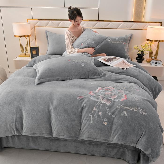 91家纺网 家纺一手货源 找家纺 绒小宣  2025新款加厚牛奶绒刺绣花保暖四件套-花开富贵提供买家秀 花开富贵-高级灰