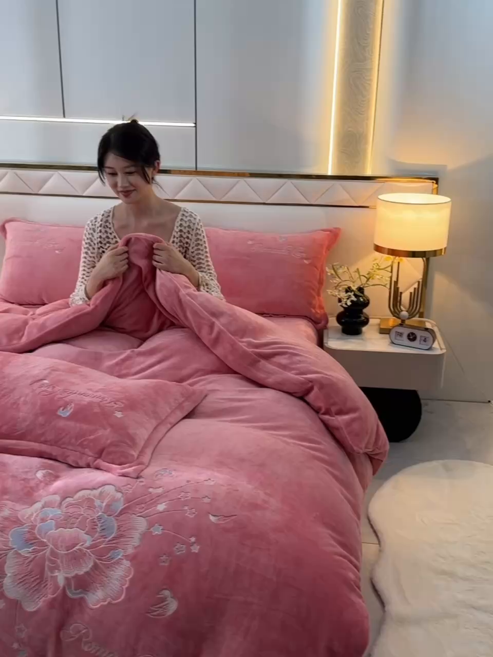 91家纺网 家纺一手货源 找家纺 （总）绒小宣  2025新款加厚牛奶绒刺绣花保暖四件套-花开富贵提供买家秀
