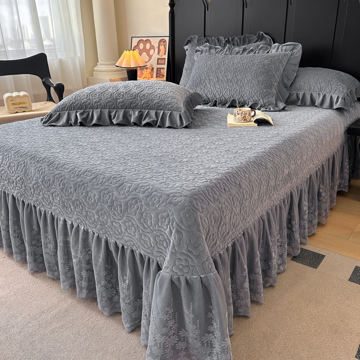 91家纺网 家纺一手货源 找家纺 情恒家纺 2025新款宝宝绒单品床盖床盖三件套玫瑰盛典系列 玫瑰盛典 静夜灰