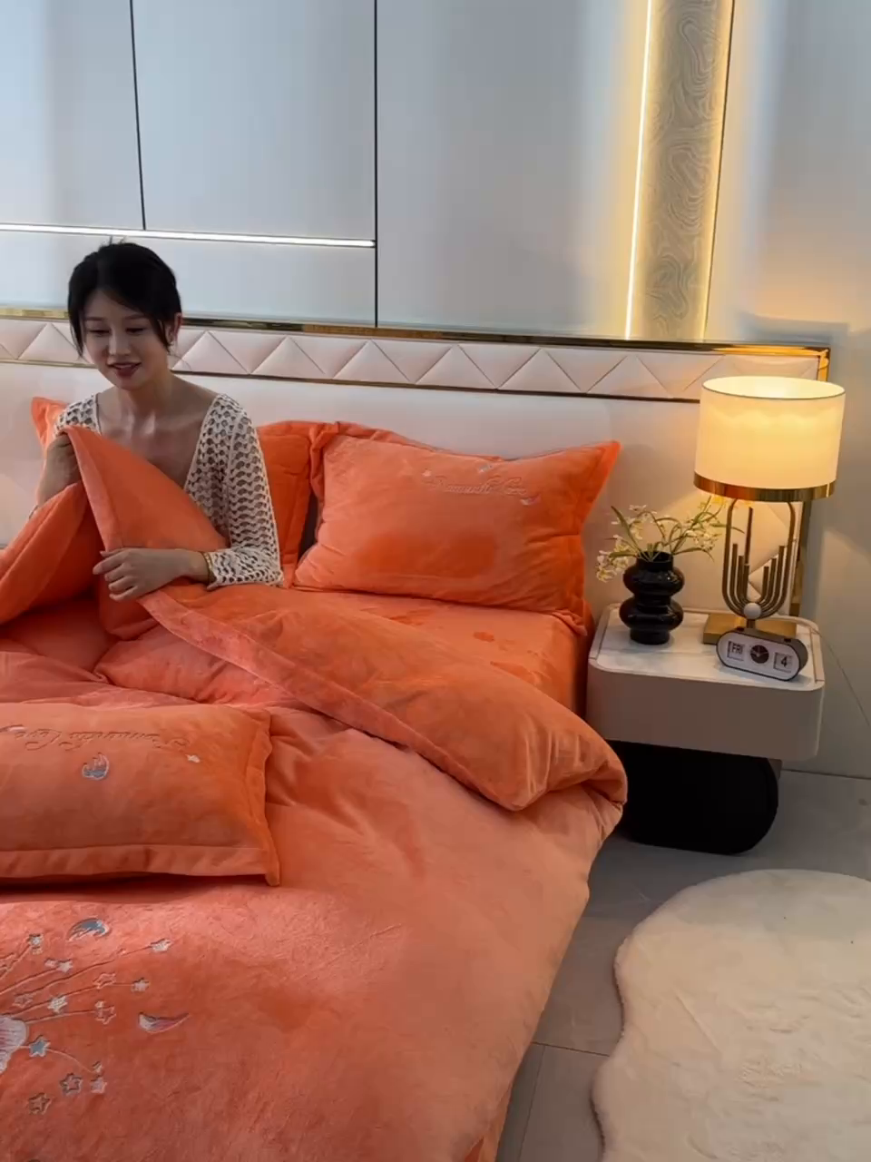 91家纺网 家纺一手货源 找家纺 绒小宣  2025新款加厚牛奶绒刺绣花保暖四件套-花开富贵提供买家秀 花开富贵-橙色