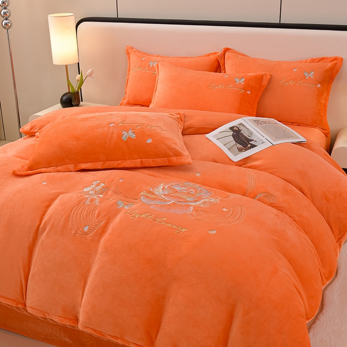 91家纺网 家纺一手货源 找家纺 （总）绒小宣 2025新款A类牛奶绒刺绣四件套-蝶恋花