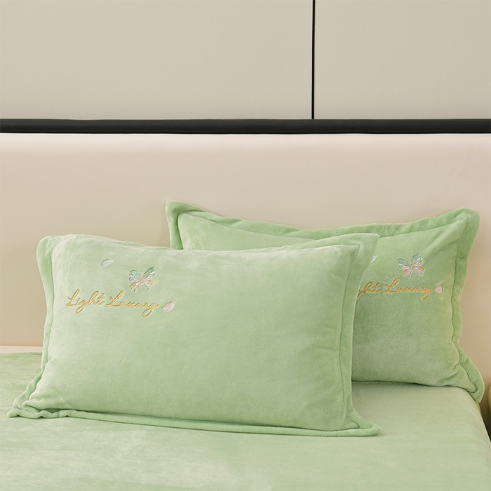 91家纺网 家纺一手货源 找家纺 （总）绒小宣 2025新款A类牛奶绒刺绣四件套-蝶恋花