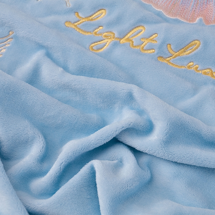 91家纺网 家纺一手货源 找家纺 绒小宣 2025新款A类牛奶绒刺绣四件套-蝶恋花 天空兰