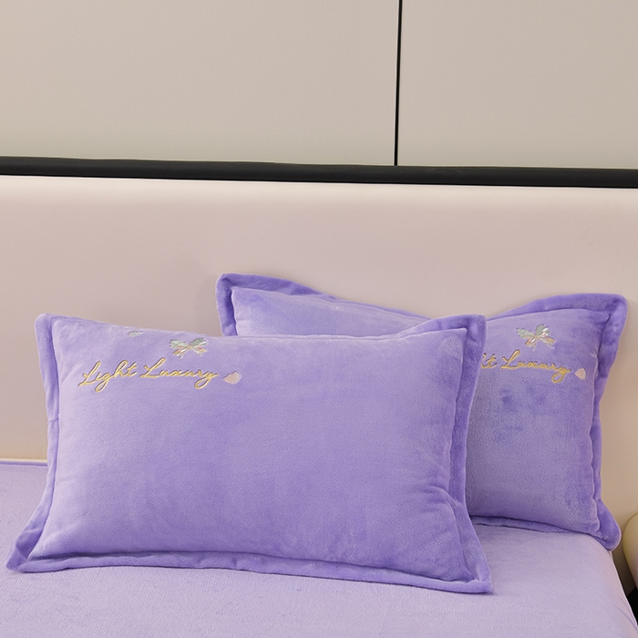 91家纺网 家纺一手货源 找家纺 绒小宣 2025新款A类牛奶绒刺绣四件套-蝶恋花 浅夏紫