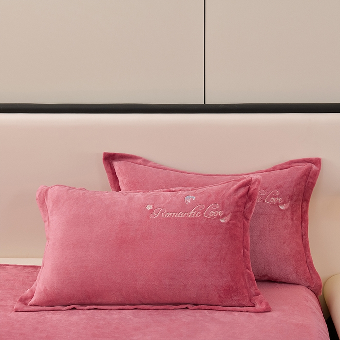 91家纺网 家纺一手货源 找家纺 绒小宣 2025新款A类牛奶绒刺绣四件套-蝶恋花 豆沙色