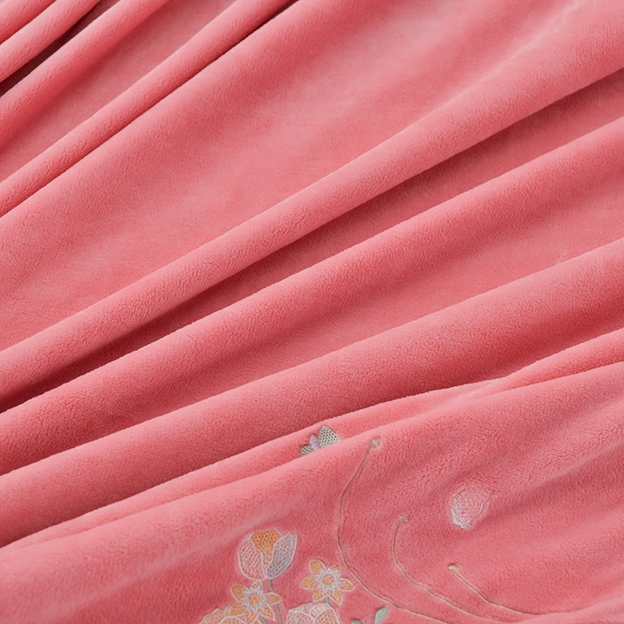 91家纺网 家纺一手货源 找家纺 绒小宣 2025新款A类牛奶绒刺绣四件套-蝶恋花 芍药粉