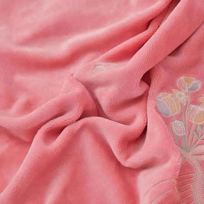 91家纺网 家纺一手货源 找家纺 绒小宣 2025新款A类牛奶绒刺绣四件套-蝶恋花 芍药粉