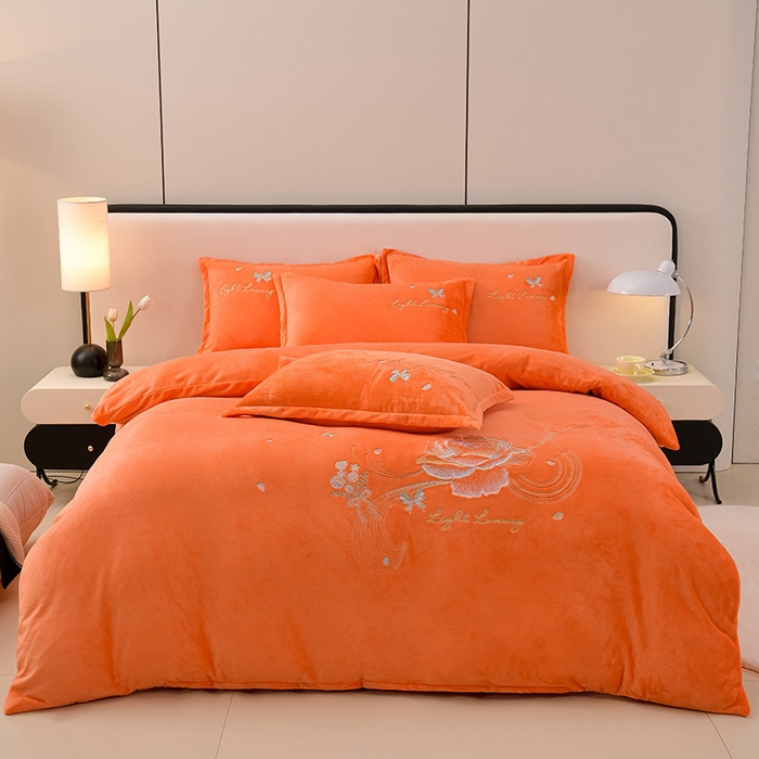 91家纺网 家纺一手货源 找家纺 绒小宣 2025新款A类牛奶绒刺绣四件套-蝶恋花 苏打橙