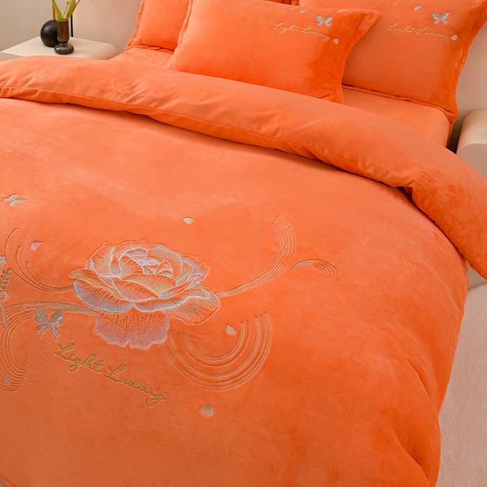 91家纺网 家纺一手货源 找家纺 绒小宣 2025新款A类牛奶绒刺绣四件套-蝶恋花 苏打橙