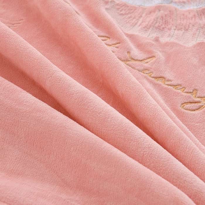 91家纺网 家纺一手货源 找家纺 绒小宣 2025新款A类牛奶绒刺绣四件套-蝶恋花 浅粉