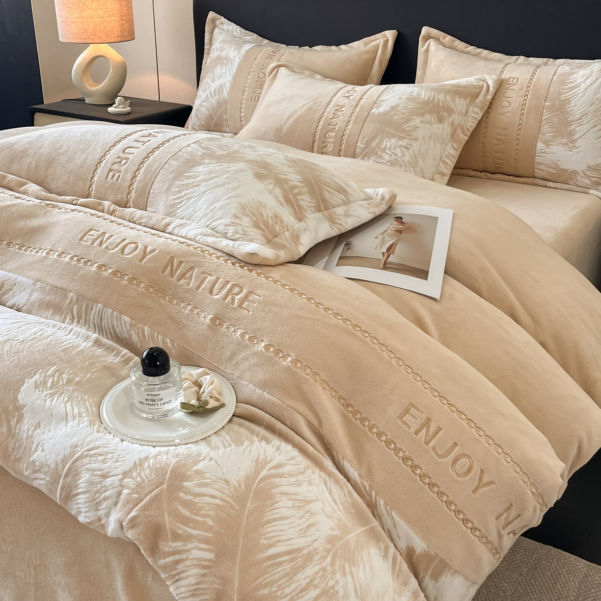 博纳家纺 2025新款加厚牛奶绒雕花刺绣四件套-飞羽 控价劵后168（严格按控价来） 飞羽-香槟