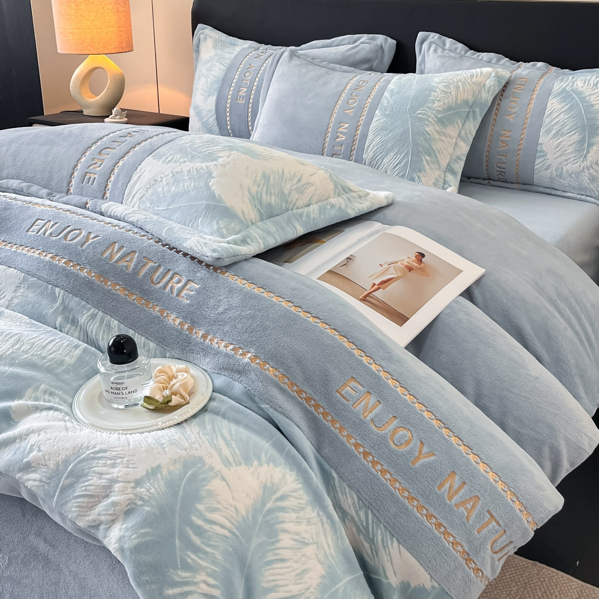 91家纺网 家纺一手货源 找家纺 博纳家纺 2024新款水貂绒印花系列四件套 斑尼路