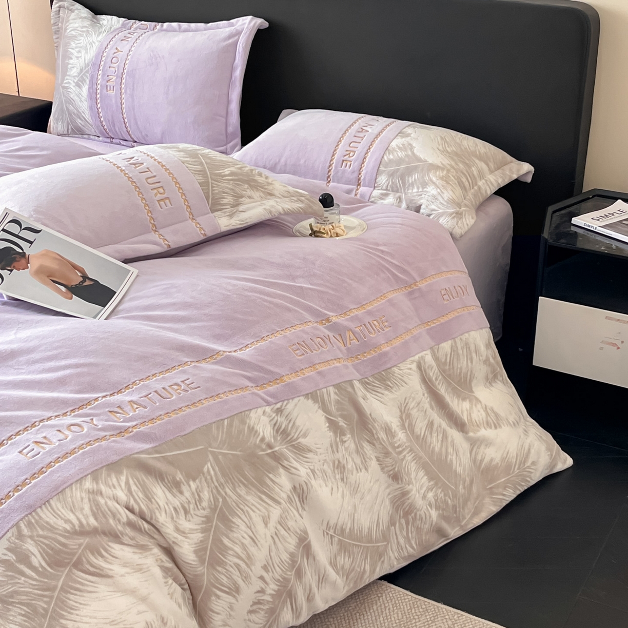 91家纺网 家纺一手货源 找家纺 博纳家纺 2025新款加厚牛奶绒雕花刺绣四件套-飞羽 控价劵后168（严格按控价来） 飞羽-浅紫