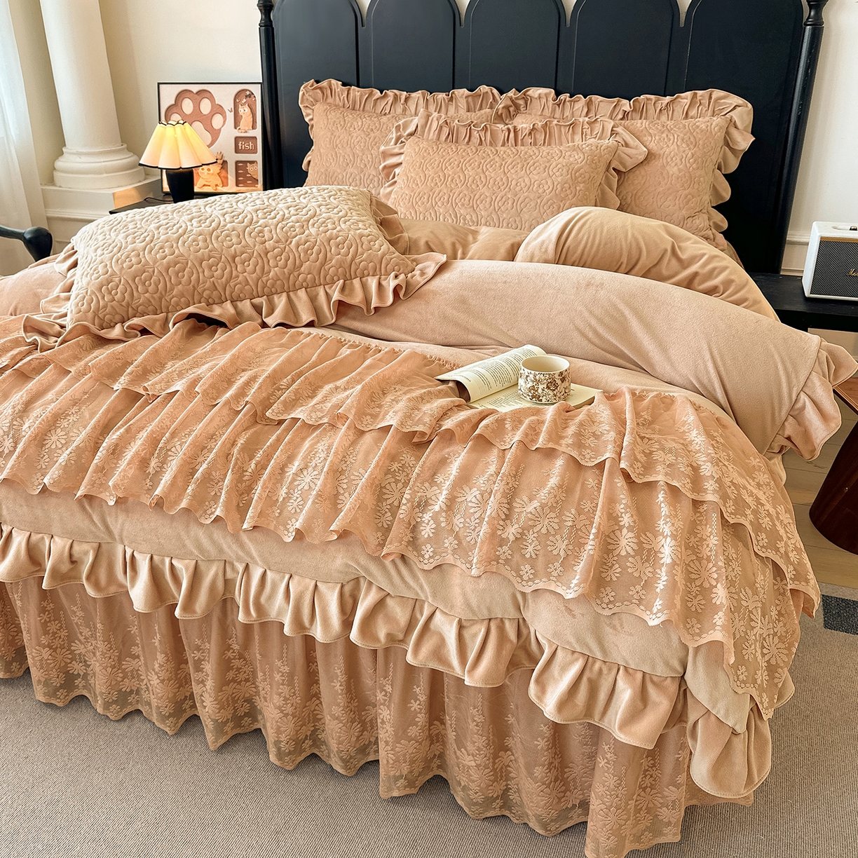 91家纺网 家纺一手货源 找家纺 情恒家纺 2025新款宝宝绒床盖三四件套玫瑰盛典 玫瑰盛典 暖驼色