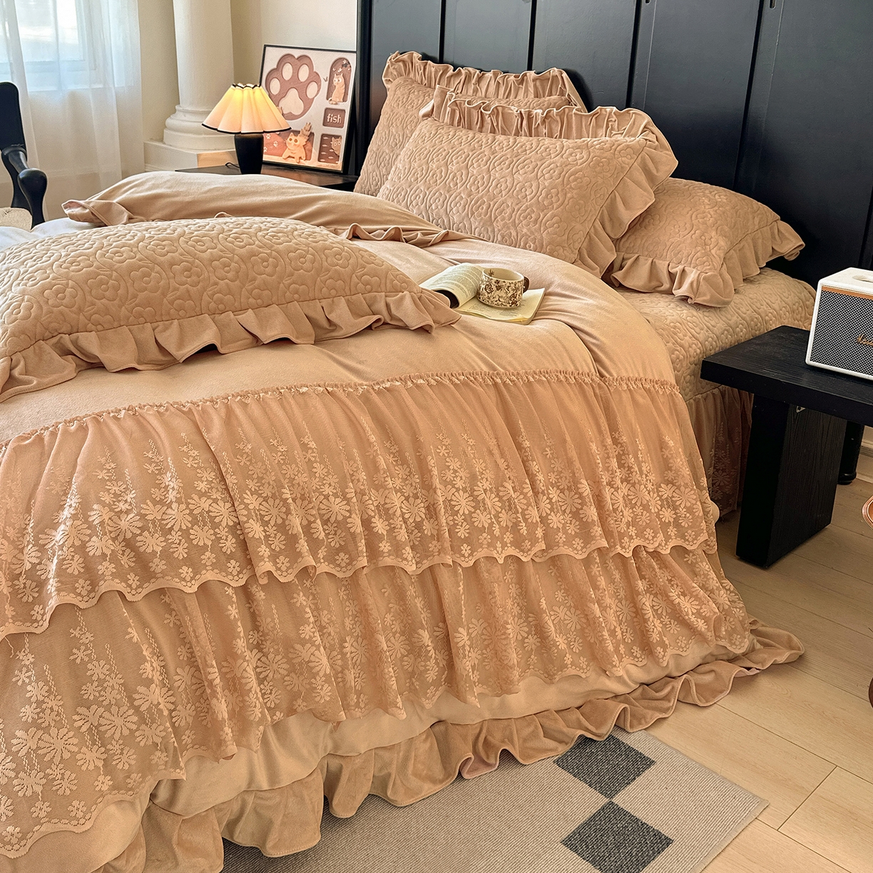 91家纺网 家纺一手货源 找家纺 情恒家纺 2025新款宝宝绒床盖三四件套玫瑰盛典 玫瑰盛典 暖驼色