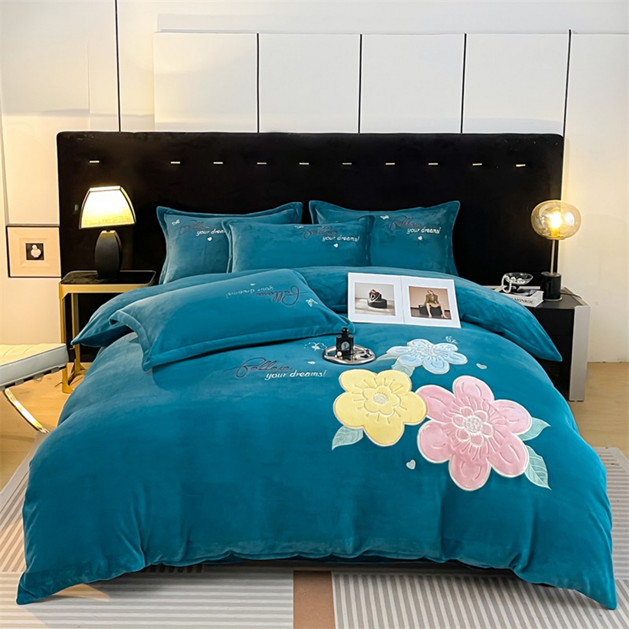 91家纺网 家纺一手货源 找家纺 绒小宣 2025新A类牛奶绒贴布绣四件套-花语 花语-宝石蓝