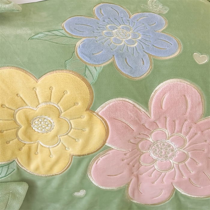 91家纺网 家纺一手货源 找家纺 绒小宣 2025新A类牛奶绒贴布绣四件套-花语 花语-抹茶绿