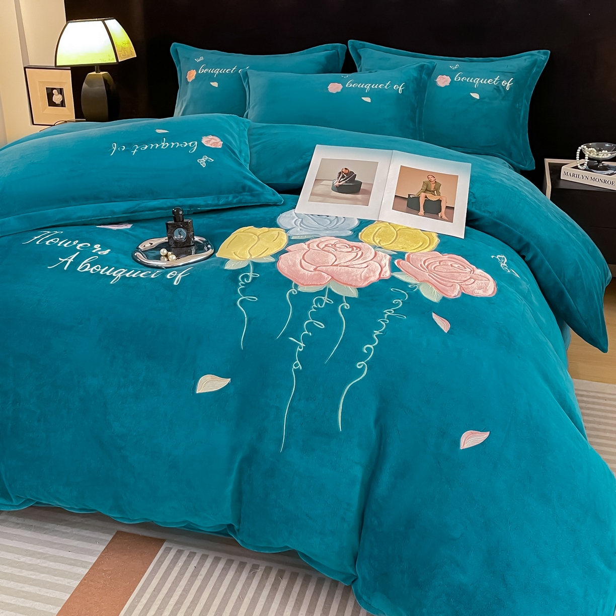 91家纺网 家纺一手货源 找家纺 绒小宣 2025新A类牛奶绒贴布绣四件套-花语 花语-宝石蓝