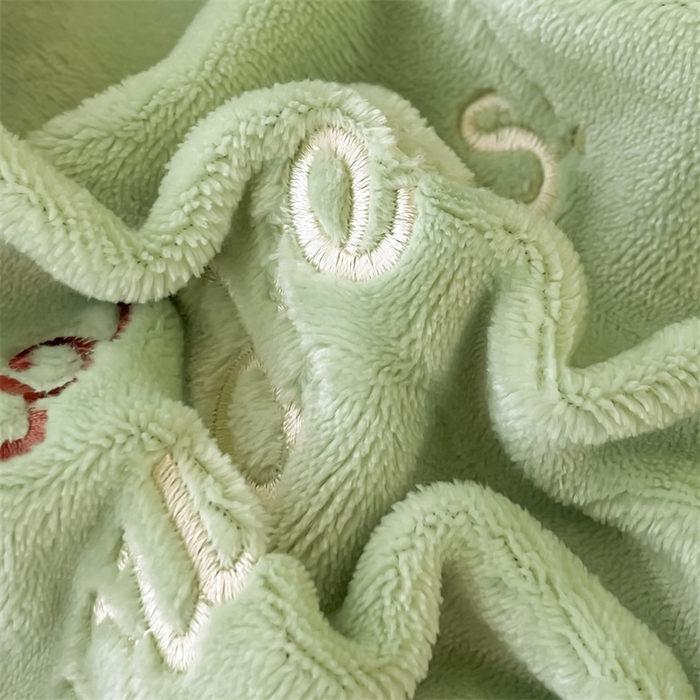 91家纺网 家纺一手货源 找家纺 绒小宣 2025新A类牛奶绒贴布绣四件套-花语 花语-抹茶绿