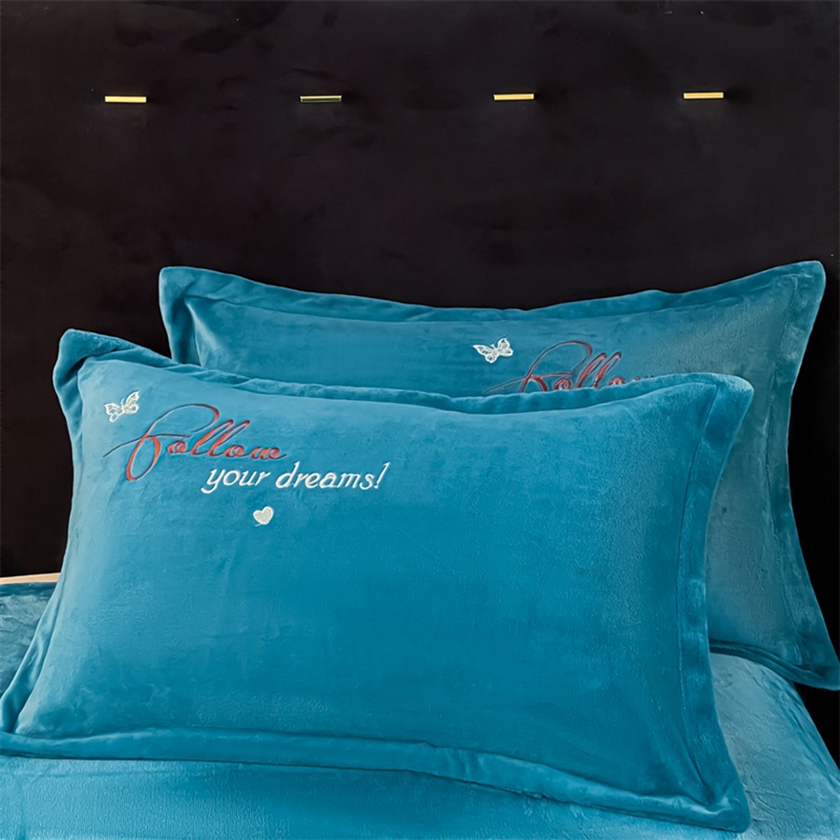 91家纺网 家纺一手货源 找家纺 绒小宣 2025新A类牛奶绒贴布绣四件套-花语 花语-宝石蓝